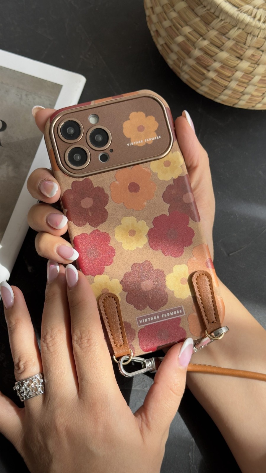 قاب موبایل آیفون قاب گل وینتیج فلاور بندی