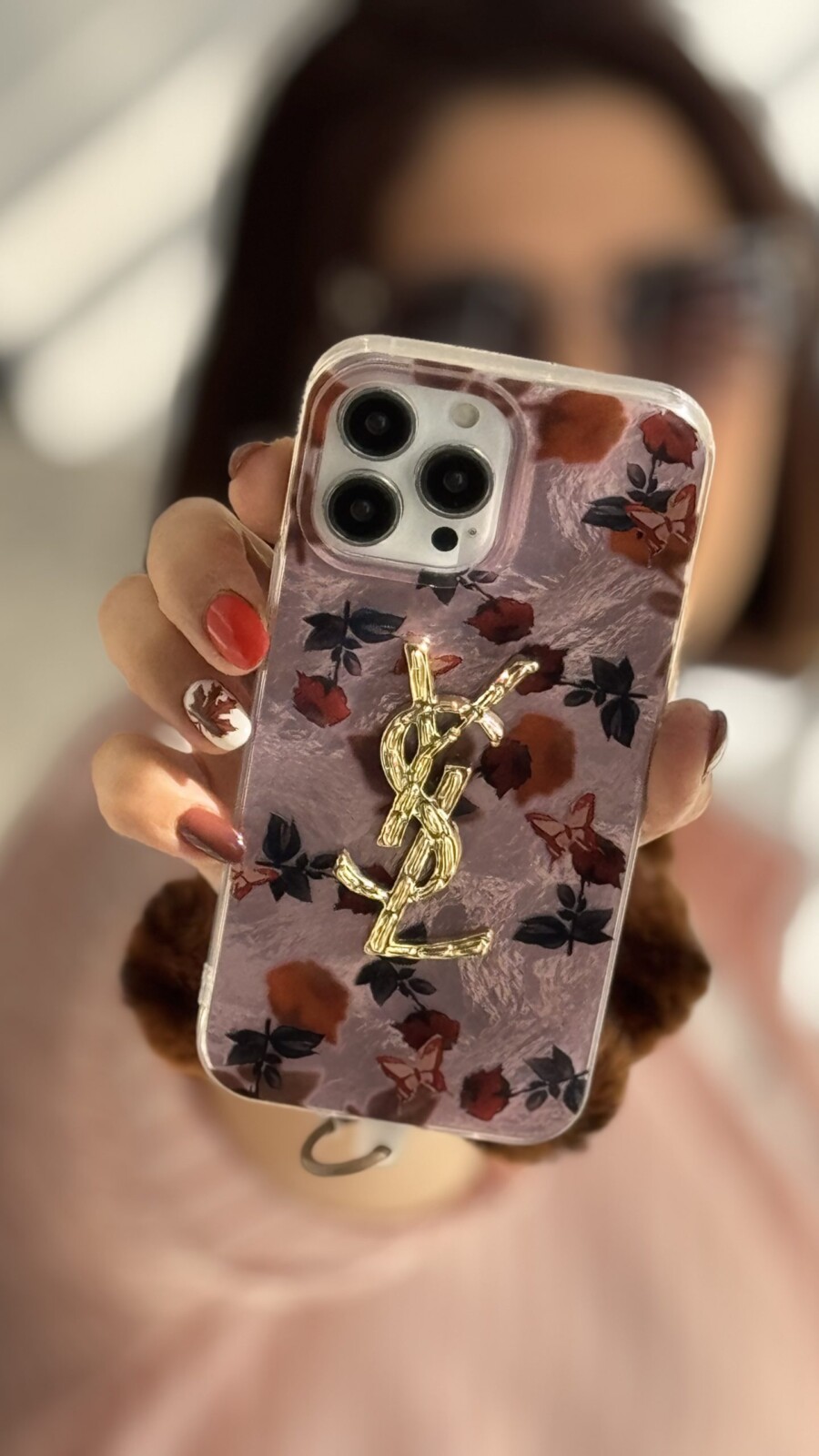 قاب موبایل آیفون سن لورن دم روباهی پروانه گل سرخ + بندست پشمی